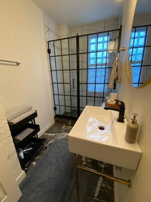 Desirable Lawrenceville Area * Pittsburgh